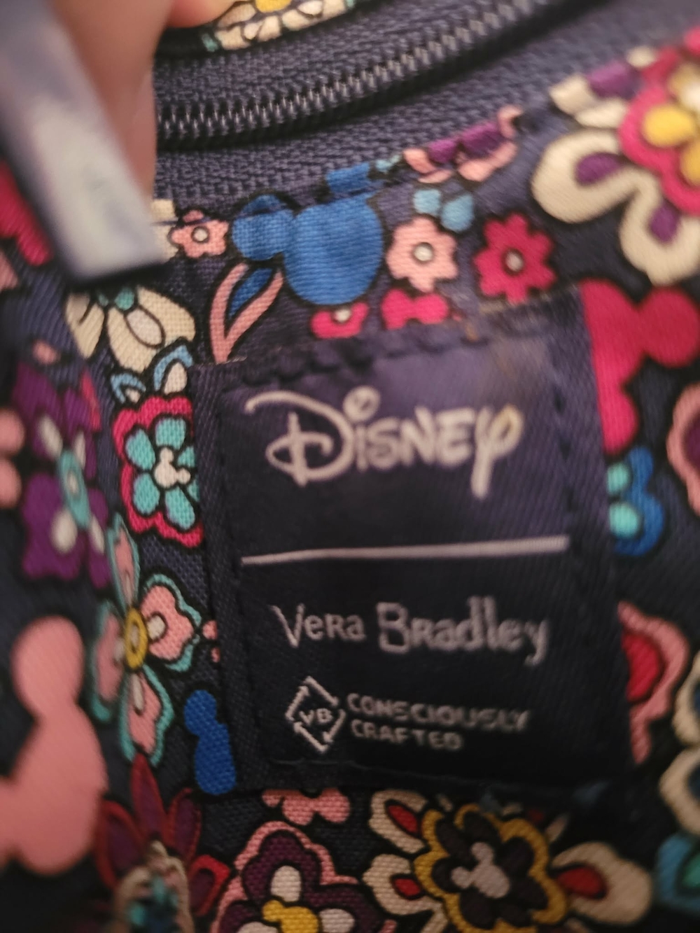 Disney Vera Bradley cross body/ belt bag. - Picture 8 of 12